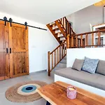 Cato Agro 5, Seafront With Private Pool فيلة Afiartis
