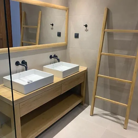 Villa Cato Agro 5, Seafront With Private Pool *