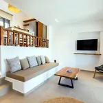 Cato Agro 5, Seafront With Private Pool