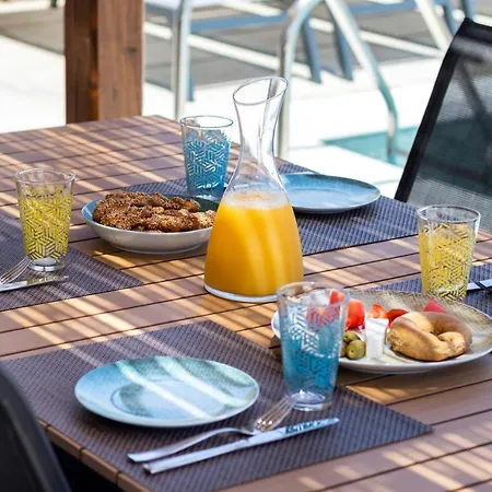 Vila Cato Agro 5, Seafront With Private Pool *