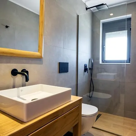 Cato Agro 5, Seafront With Private Pool Vila *