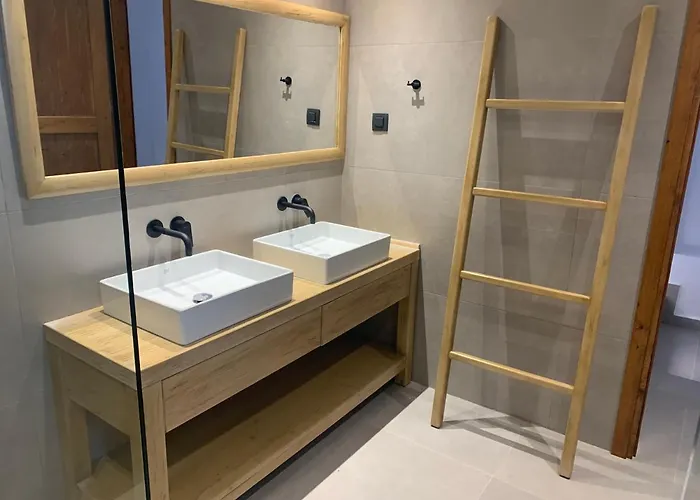 فيلة Cato Agro 5, Seafront With Private Pool *